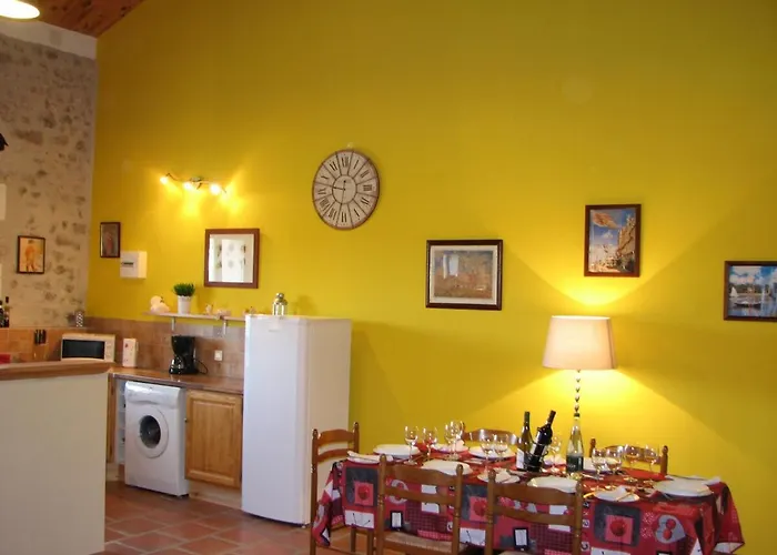 Сasa de vacaciones Limerac Child Friendly Salles-Lavalette